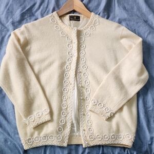 Vintage Elegant Pale Yellow Women's Cardigan with Original Beading
